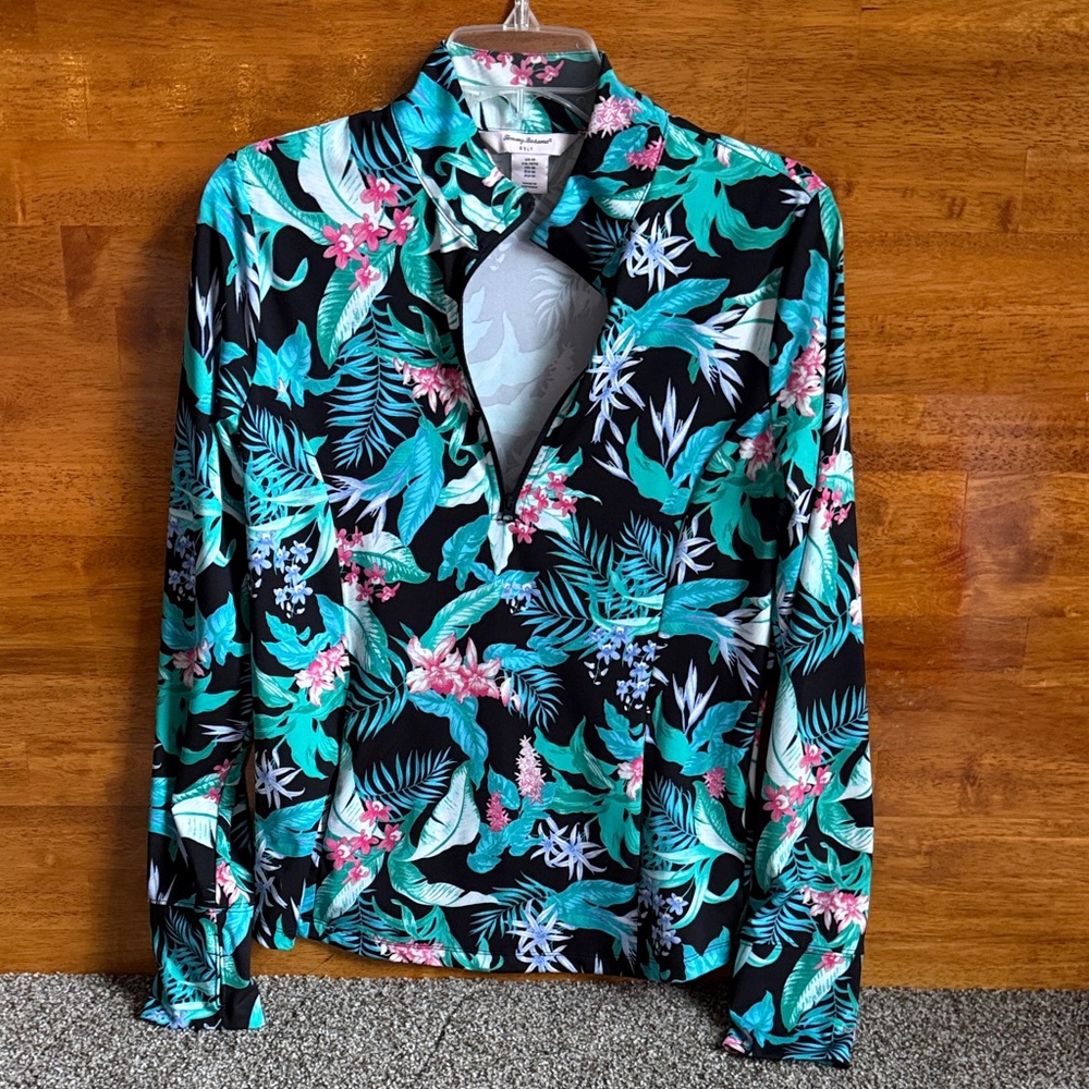 Tommy Bahama Black and Green performance top